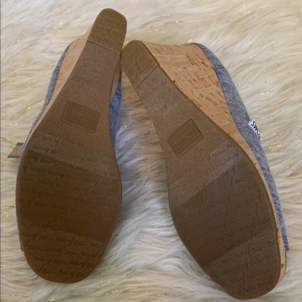 TOMS Classic Navy slub Chambray Peep-Toe Wedges - Picture 5 of 9